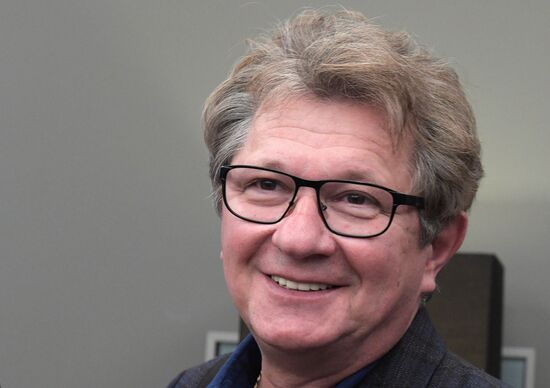 Сбор труппы Театра им. Вахтангова в Москве