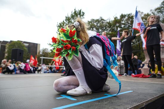 Марш в защиту русских школ в Латвии