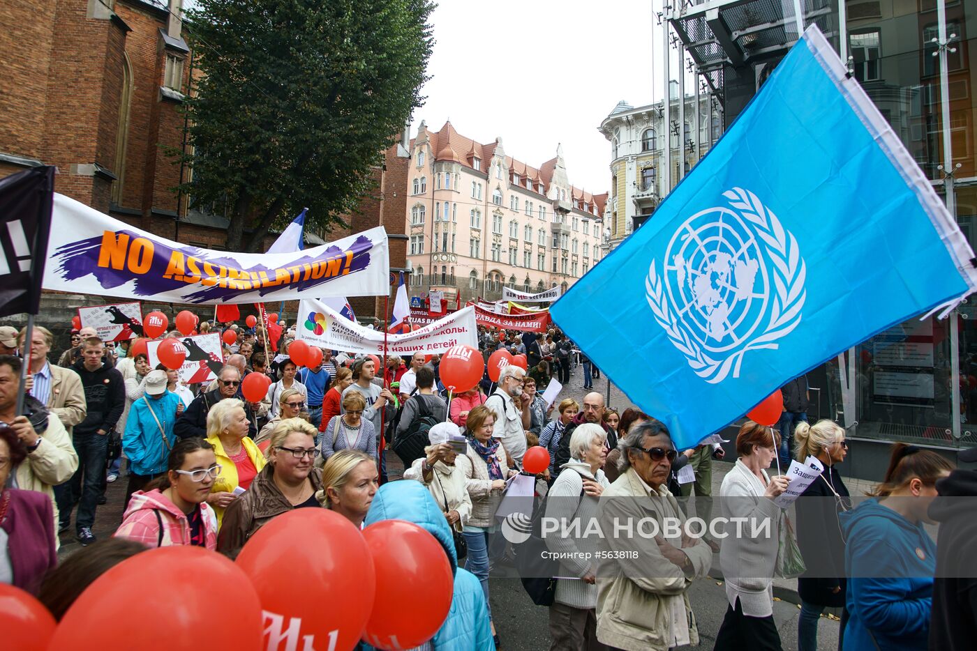 Марш в защиту русских школ в Латвии