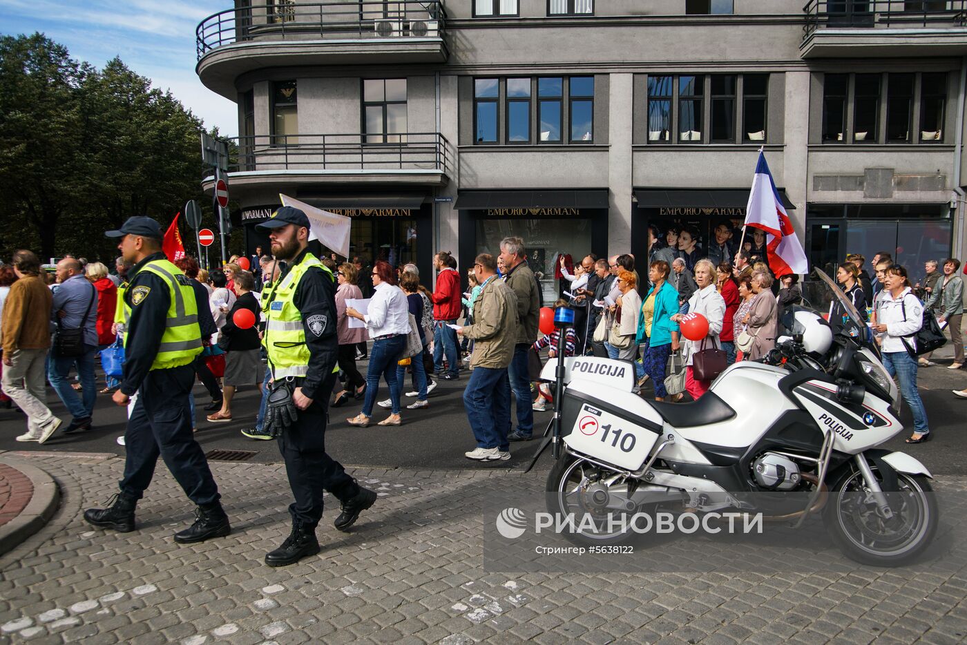 Марш в защиту русских школ в Латвии