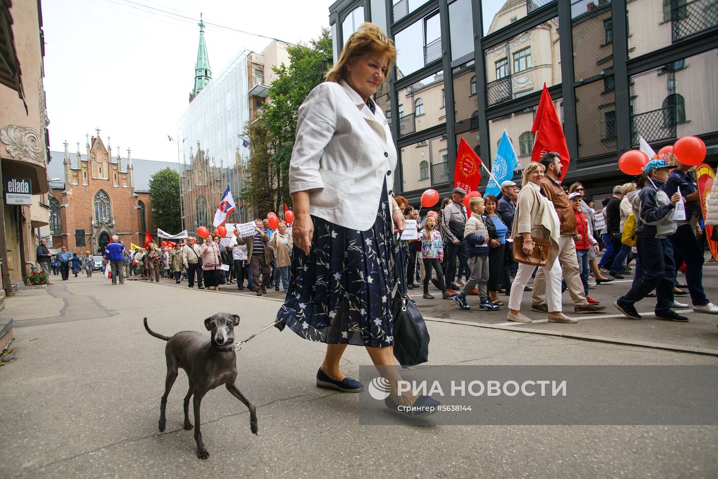 Марш в защиту русских школ в Латвии
