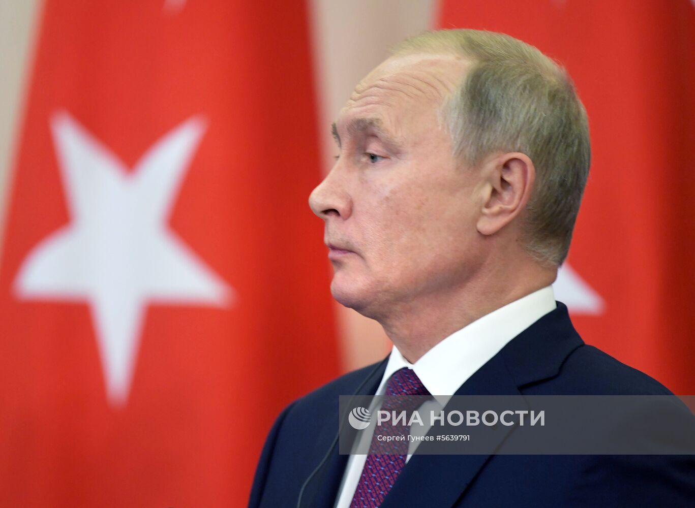 Президент РФ В. Путин встретился с президентом Турции Р. Т. Эрдоганом