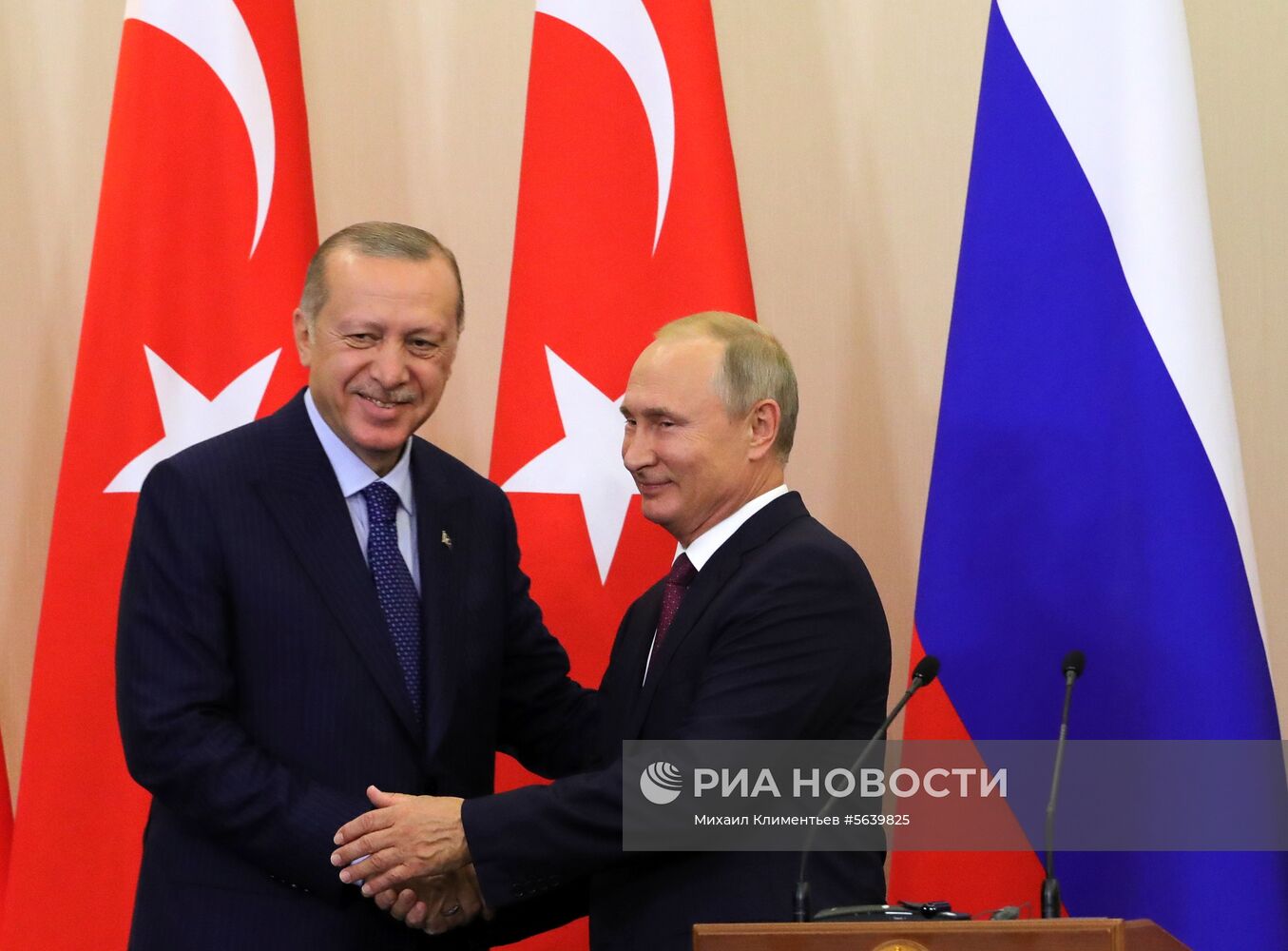Президент РФ В. Путин встретился с президентом Турции Р. Т. Эрдоганом