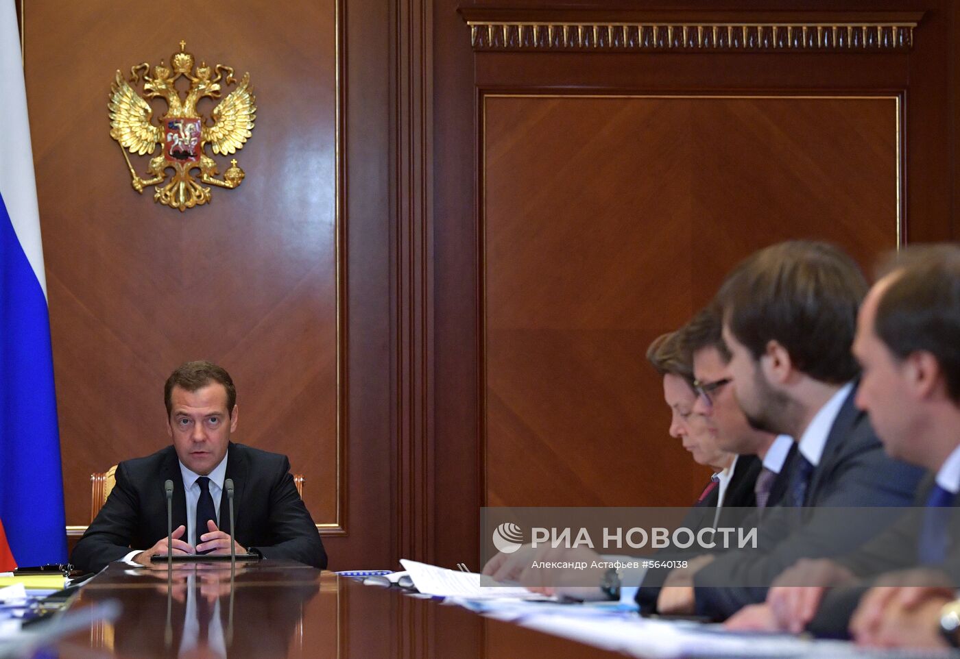 Премьер-министр РФ Д. Медведев провел совещание по вопросам нефтедобычи