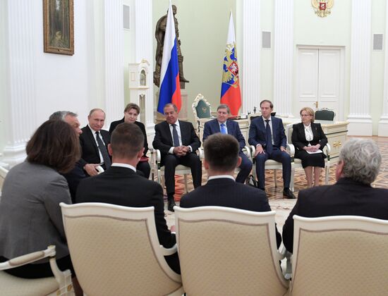 Встреча президента РФ В. Путина с премьер-министром Венгрии В. Орбаном