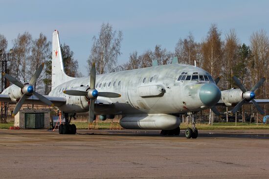 Самолет Ил-20 с российскими военными на борту потерпел крушение в Сирии