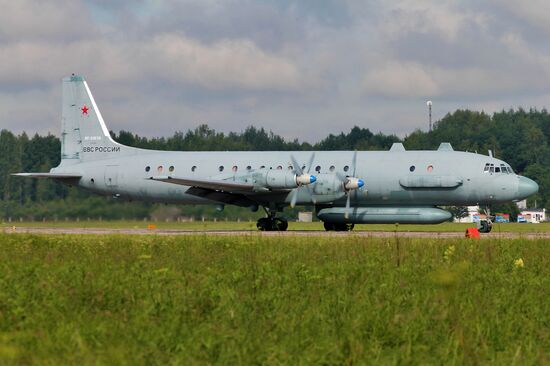 Самолет Ил-20 с российскими военными на борту потерпел крушение в Сирии