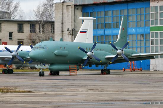 Самолет Ил-20 с российскими военными на борту потерпел крушение в Сирии