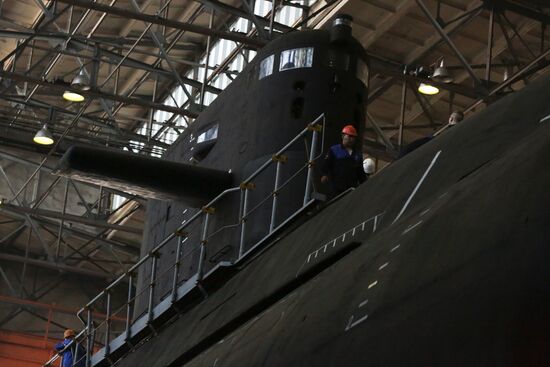 Спуск на воду подводной лодки "Кронштадт"