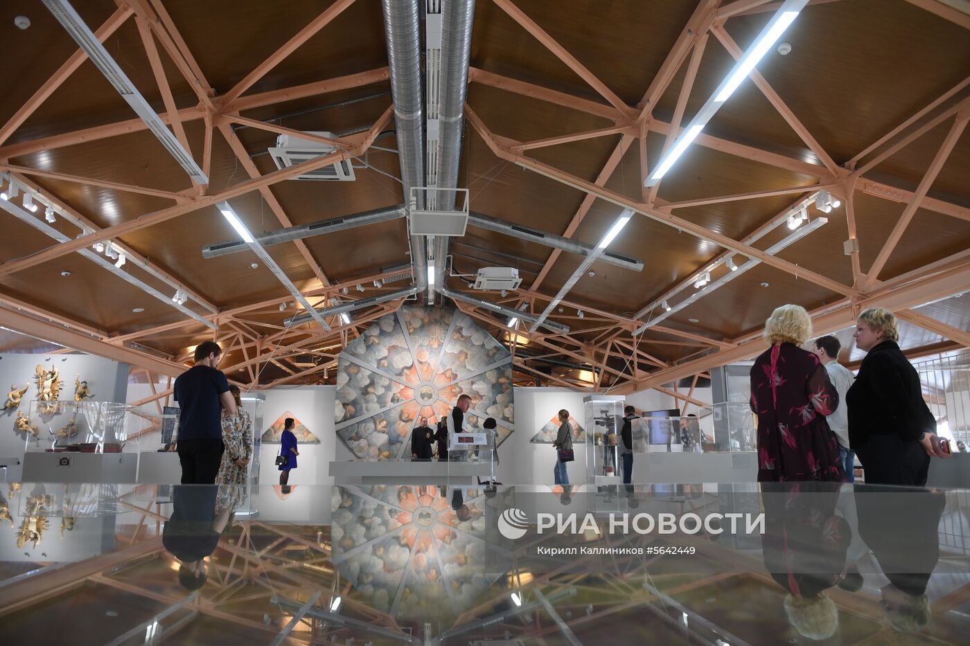 Выставка "Век ради вечного" в центре Грабаря