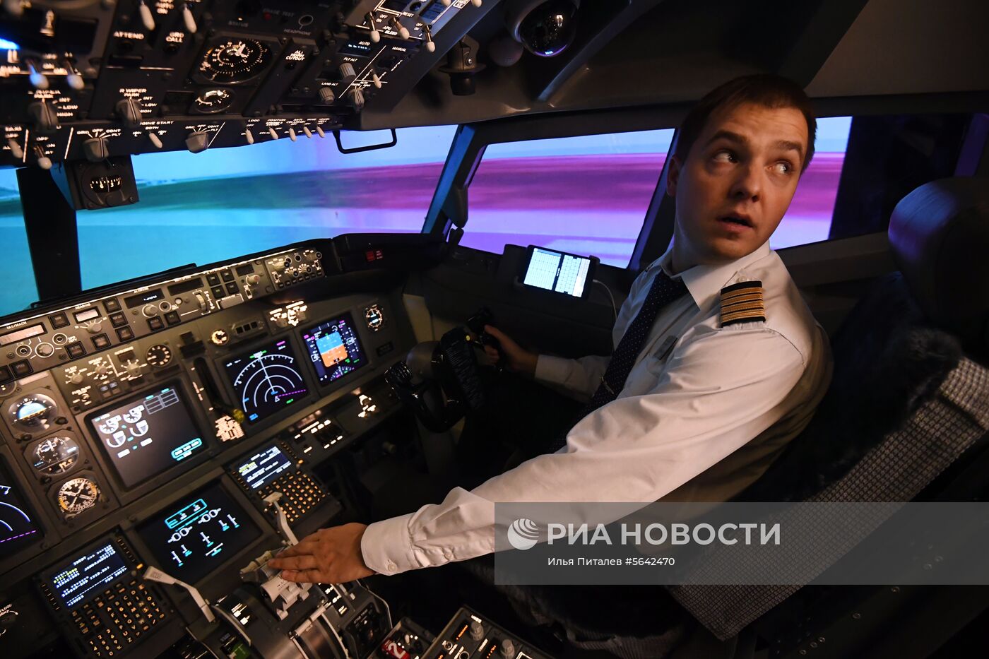 Открытие нового авиатренажера Boeing 737-800 Full Flight Simulator
