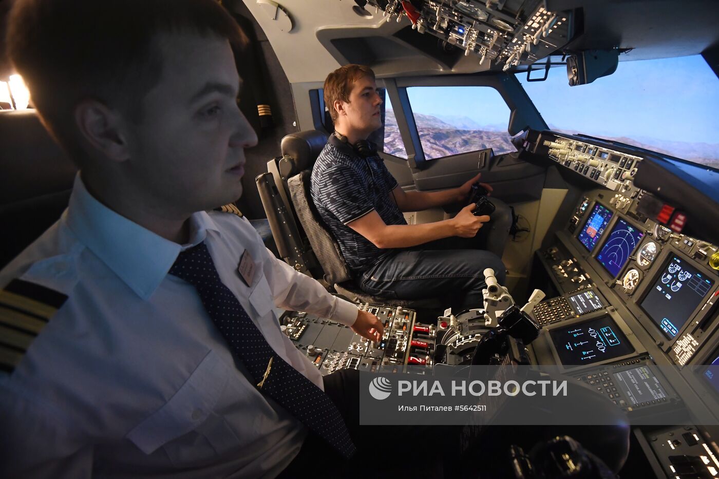 Открытие нового авиатренажера Boeing 737-800 Full Flight Simulator