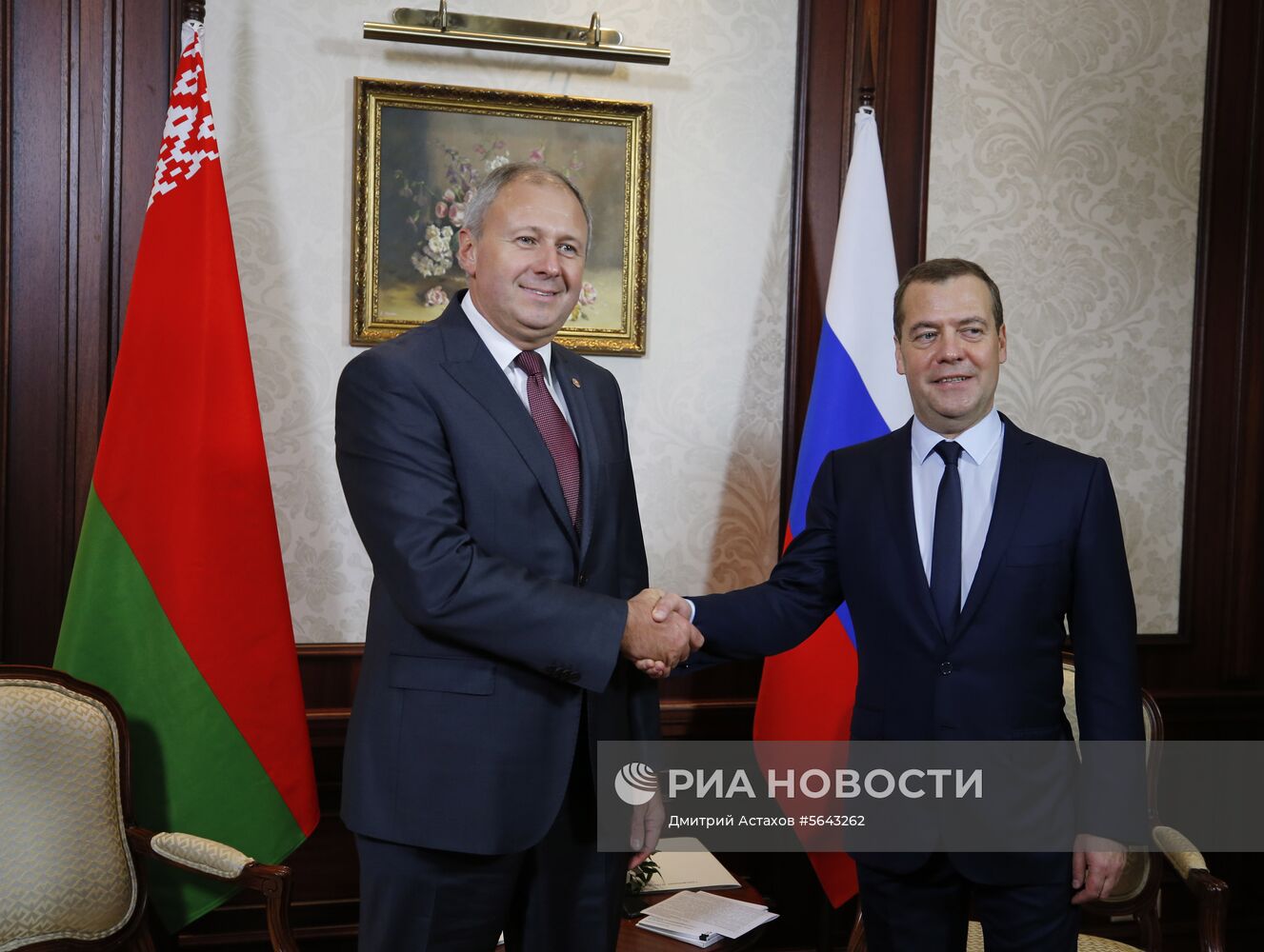Премьер-министр РФ Д. Медведев встретился с премьер-министром Белоруссии С. Румасом