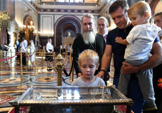 Прибытие мощей святителя Спиридона Тримифунтского в Храм Христа Спасителя