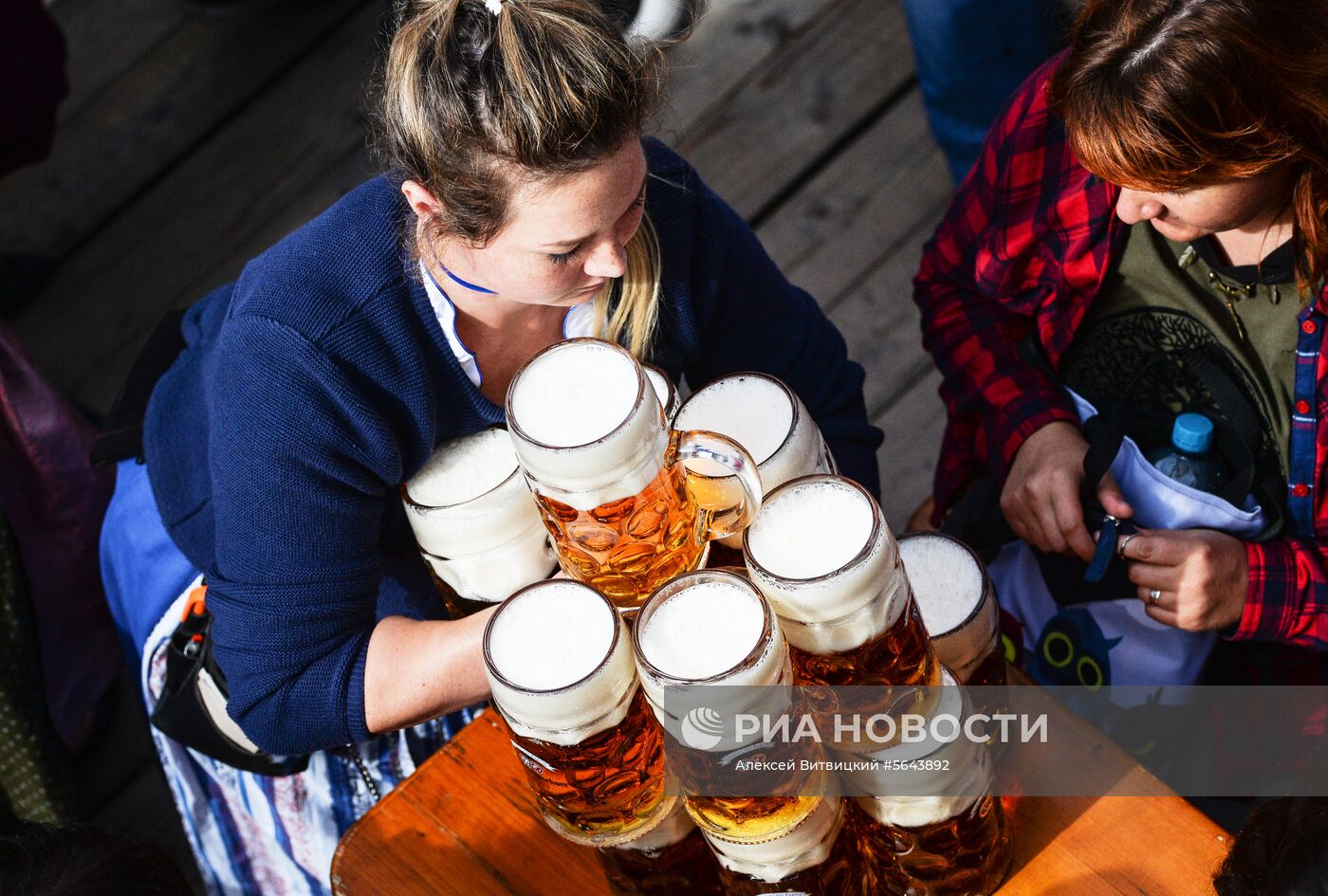 Открытие фестиваля пива "Октоберфест"