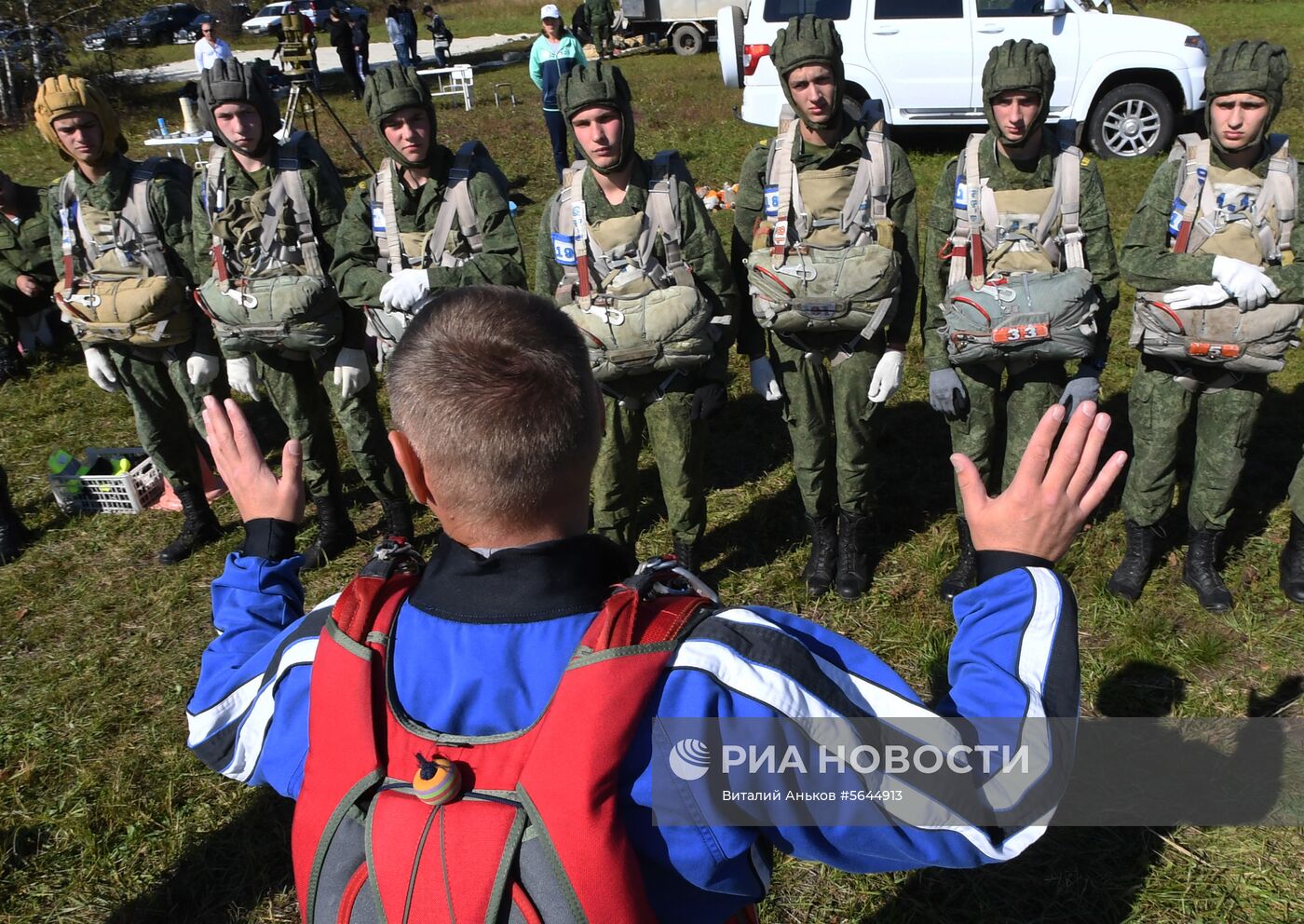 Десантирование воспитанников Уссурийского суворовского училища