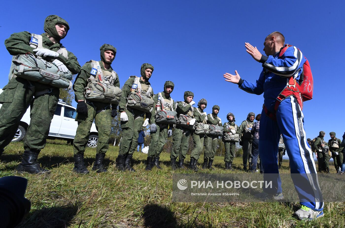 Десантирование воспитанников Уссурийского суворовского училища