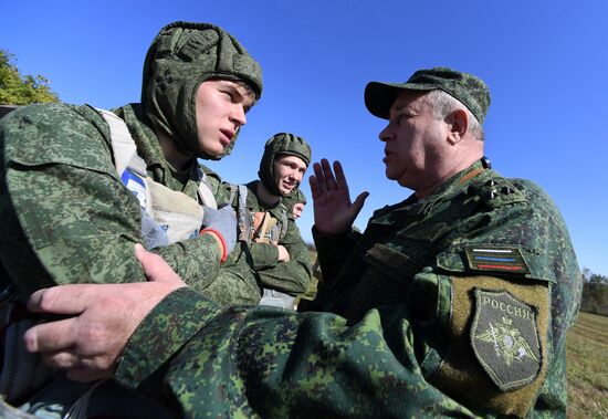 Десантирование воспитанников Уссурийского суворовского училища