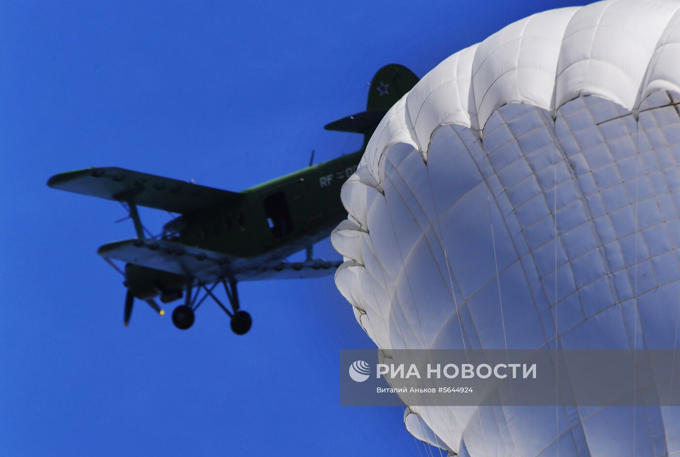 Десантирование воспитанников Уссурийского суворовского училища