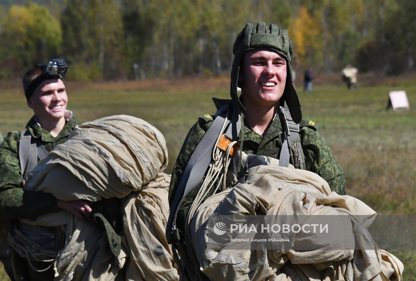 Десантирование воспитанников Уссурийского суворовского училища