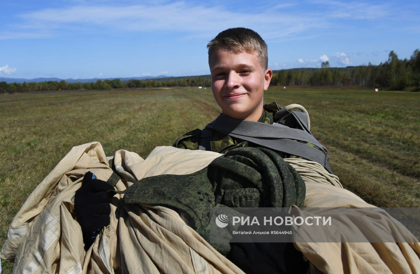 Десантирование воспитанников Уссурийского суворовского училища