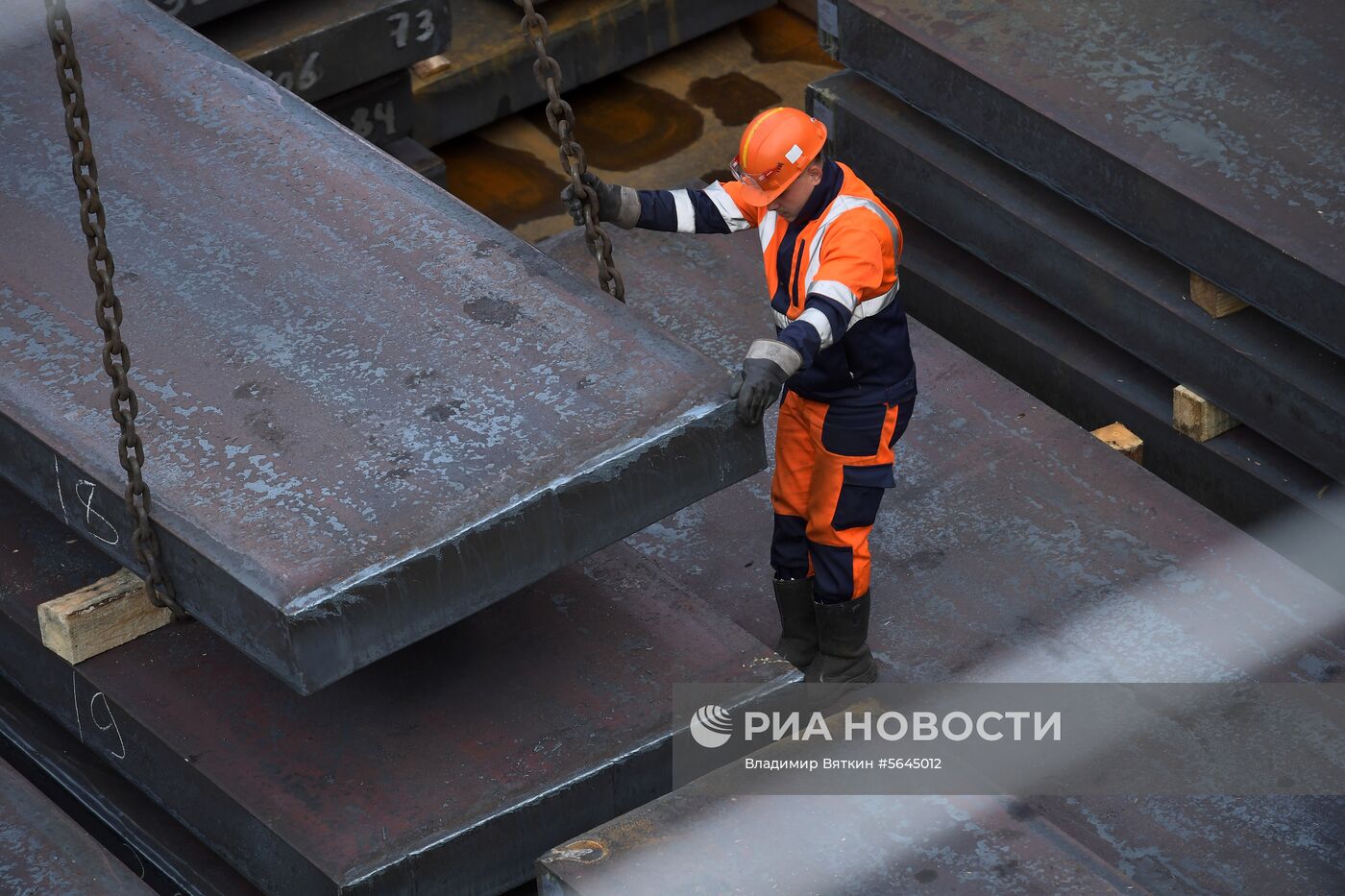 Сухогруз "Волго-Дон 185"