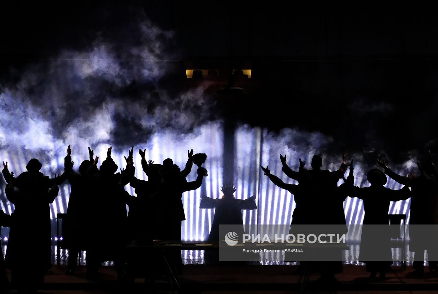 Спектакль "Красное колесо" в Театре Армии