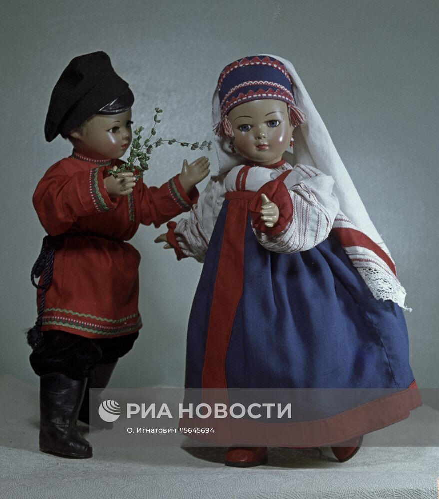 Куклы в русских народных костюмах