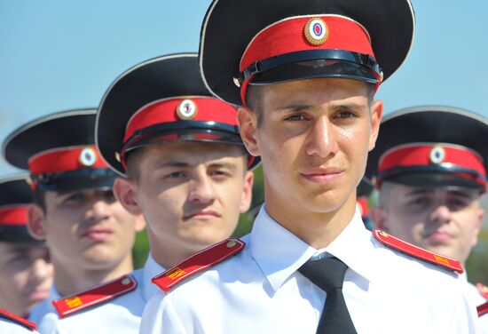 Суворовское училище в Грозном