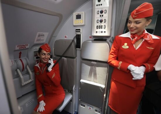 Передача авиакомпании Аэрофлот 50-го самолета Sukhoi Superjet 100 