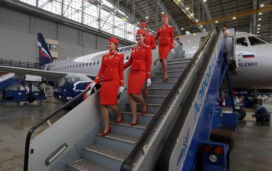 Передача авиакомпании Аэрофлот 50-го самолета Sukhoi Superjet 100 