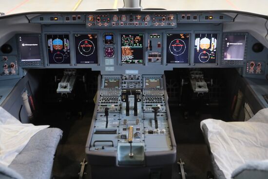 Передача авиакомпании Аэрофлот 50-го самолета Sukhoi Superjet 100 