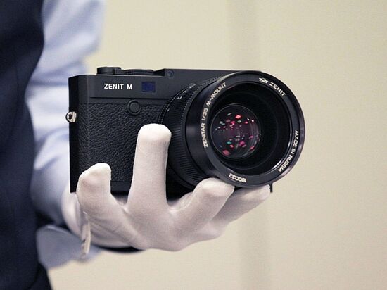 Презентация новой цифровой камеры Zenit M в Германии