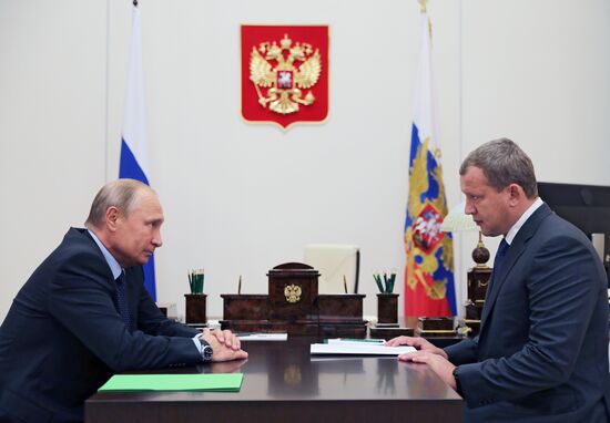 Президент РФ В. Путин встретился с С. Морозовым