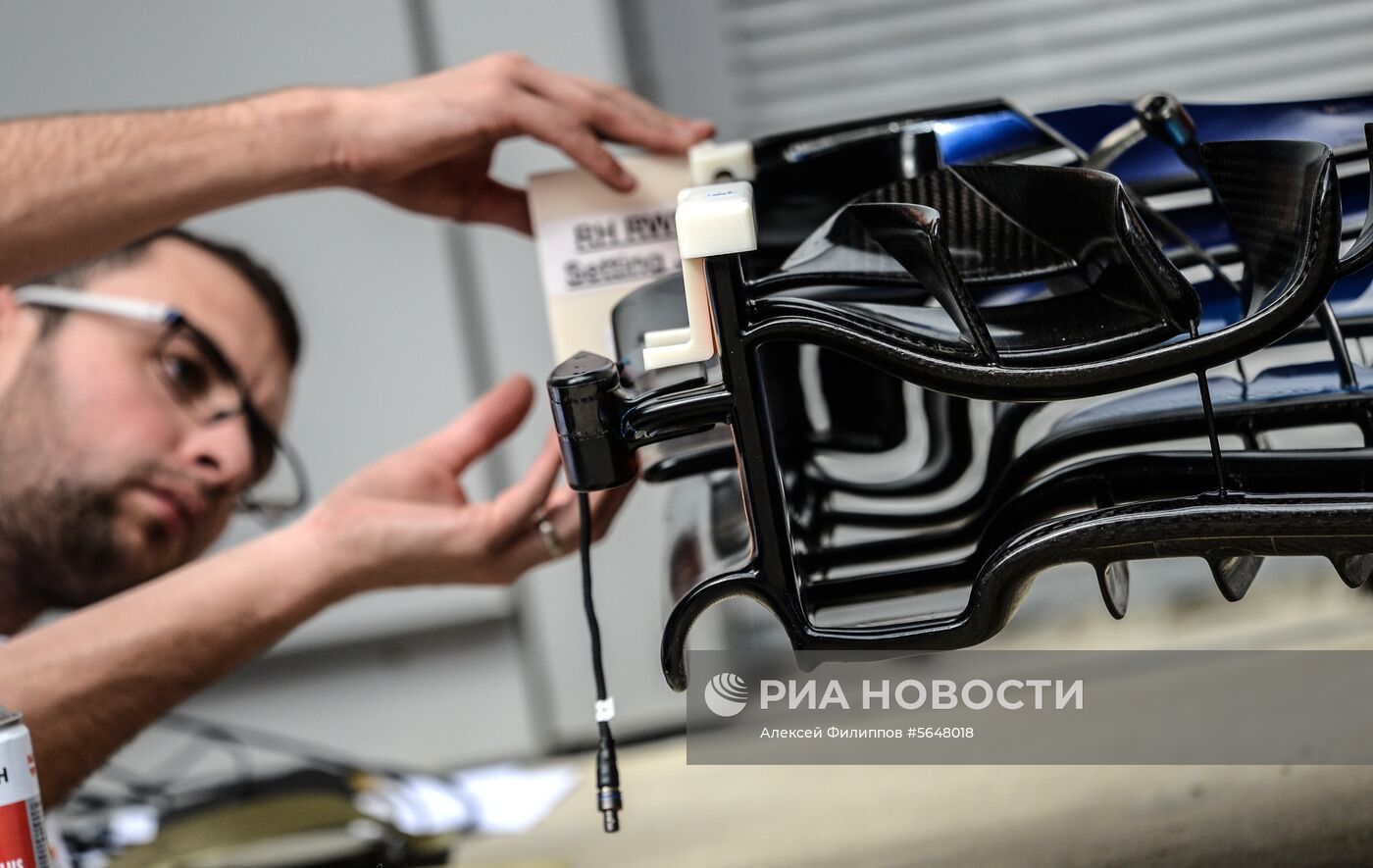 Подготовка к российскому этапу чемпионата мира по кольцевым автогонкам в классе "Формула-1"