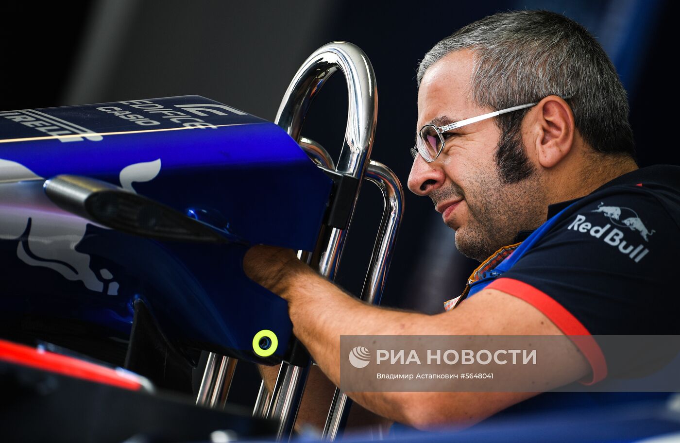 Подготовка к российскому этапу чемпионата мира по кольцевым автогонкам в классе "Формула-1"