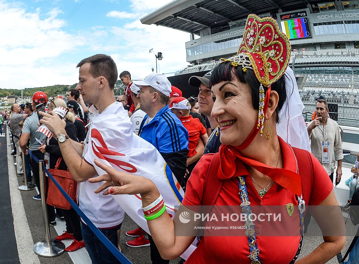 Подготовка к российскому этапу чемпионата мира по кольцевым автогонкам в классе "Формула-1"