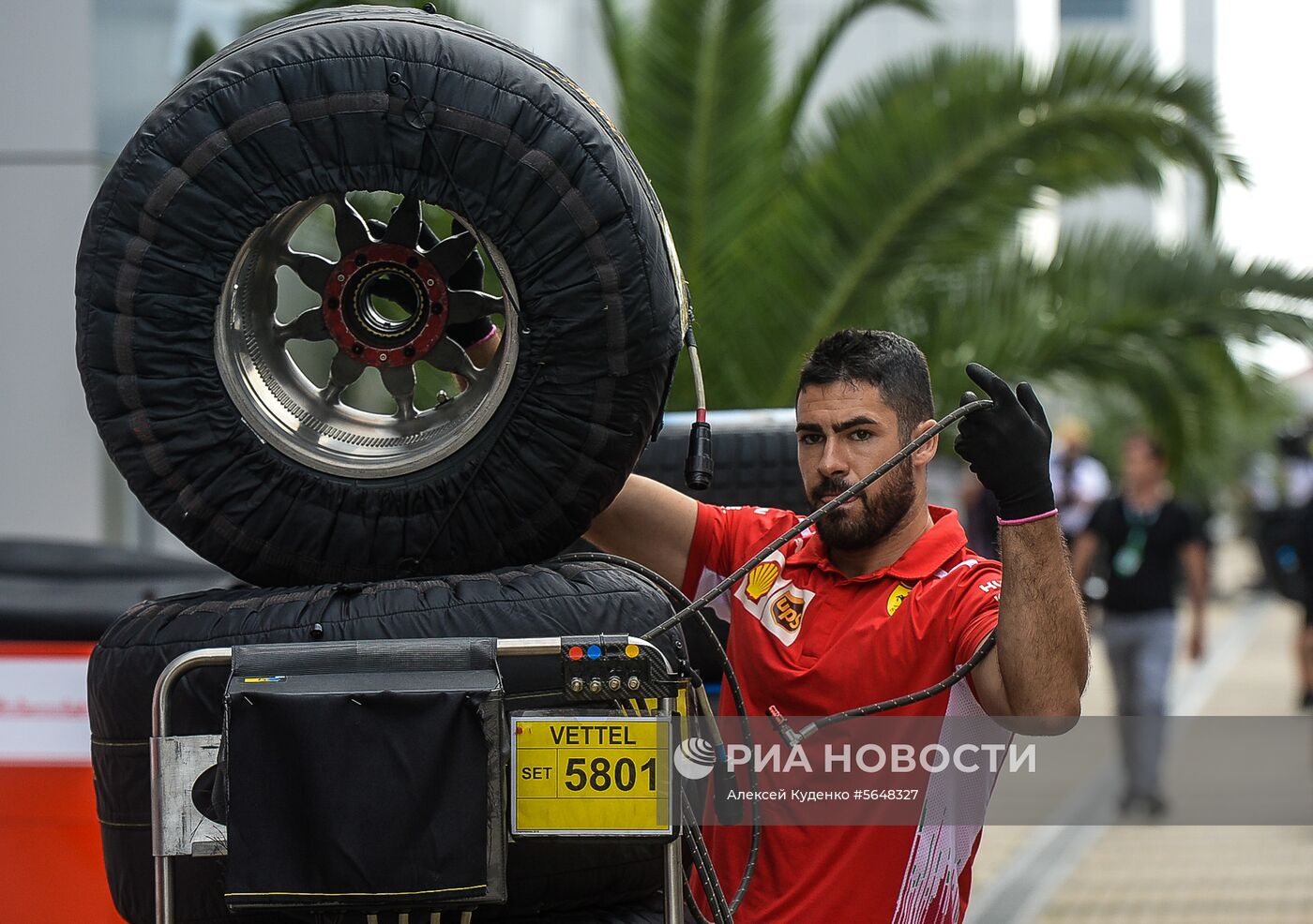 Подготовка к российскому этапу чемпионата мира по кольцевым автогонкам в классе "Формула-1"