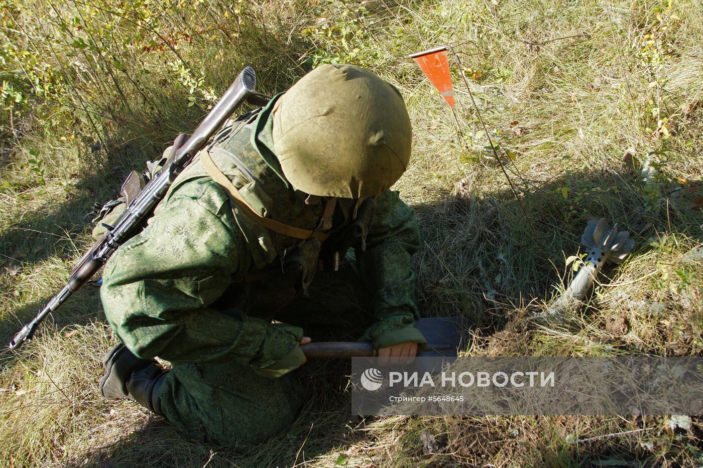 Разминирование местности на линии разграничения в Луганской области