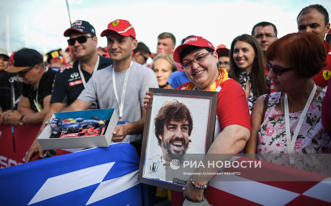 Подготовка к российскому этапу чемпионата мира по кольцевым автогонкам в классе "Формула-1"