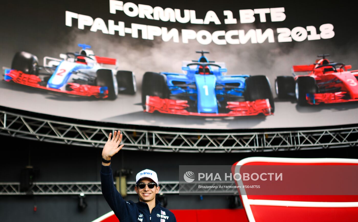 Подготовка к российскому этапу чемпионата мира по кольцевым автогонкам в классе "Формула-1"