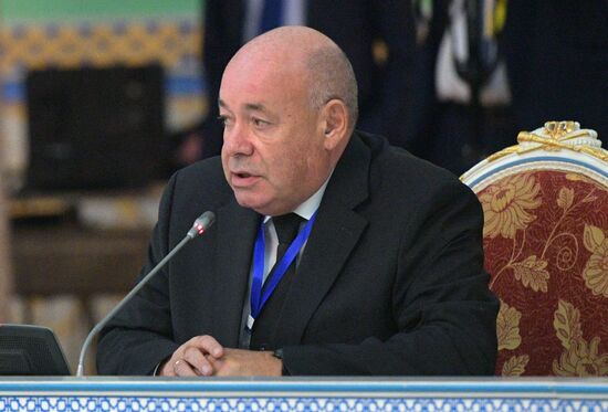   Президент РФ В. Путин принял участие в заседании Совета глав государств-участников СНГ в Душанбе
