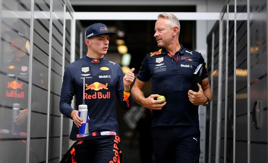 Автоспорт. Формула-1. Гран-при России. Свободные заезды. Первая сессия