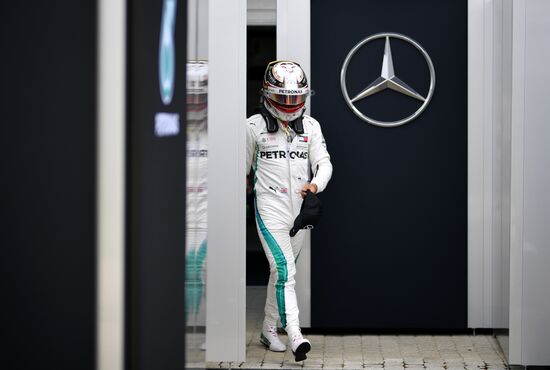 Автоспорт. Формула-1. Гран-при России. Свободные заезды. Первая сессия