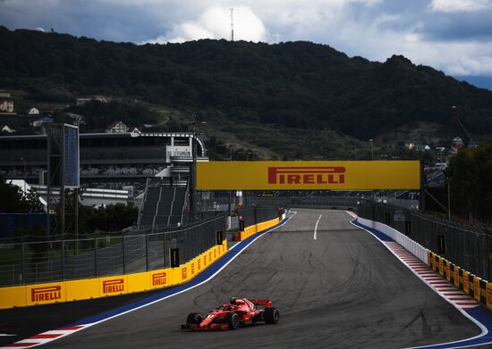 Автоспорт. Формула-1. Гран-при России. Свободные заезды. Первая сессия