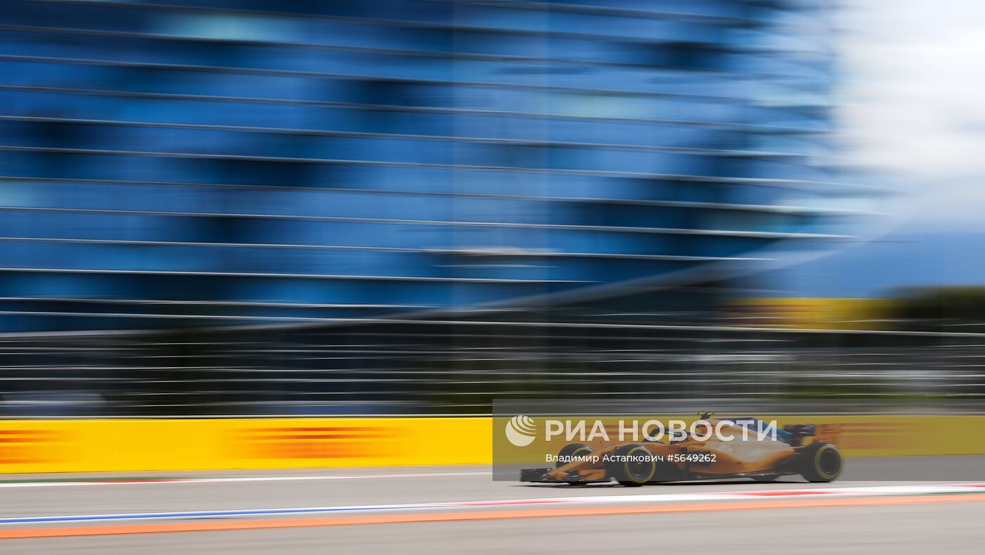 Автоспорт. Формула-1. Гран-при России. Свободные заезды. Первая сессия