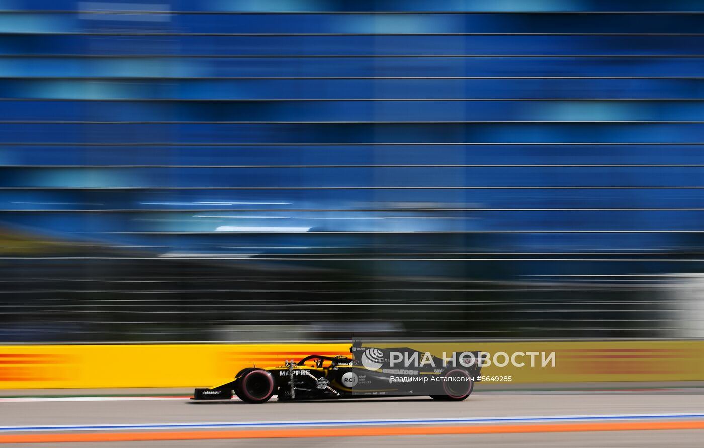 Автоспорт. Формула-1. Гран-при России. Свободные заезды. Первая сессия