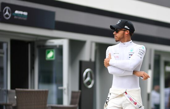 Автоспорт. Формула-1. Гран-при России. Свободные заезды. Первая сессия