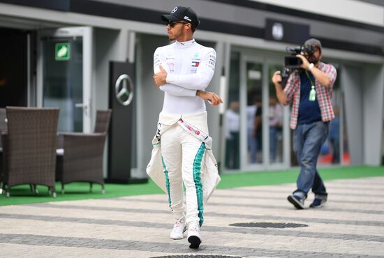 Автоспорт. Формула-1. Гран-при России. Свободные заезды. Первая сессия