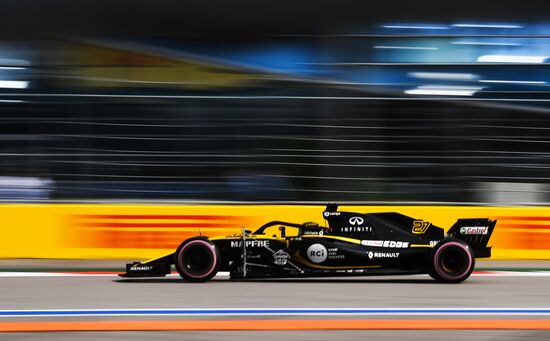 Автоспорт. Формула-1. Гран-при России. Свободные заезды. Первая сессия